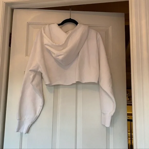 NWOT Aritzia TNA Cozy Fleece Boyfriend Cropped 1/4 Zip Hoodie in White - Picture 5 of 5